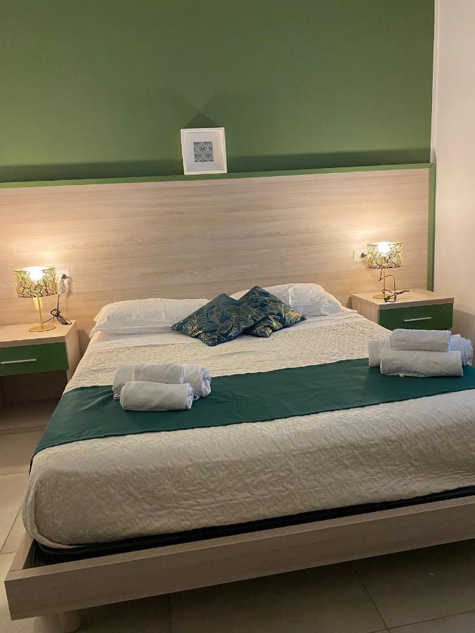 Ruma Guesthouse Неаполь Экстерьер фото