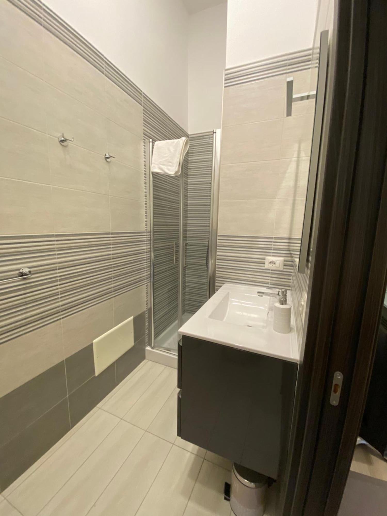 Ruma Guesthouse Неаполь Экстерьер фото