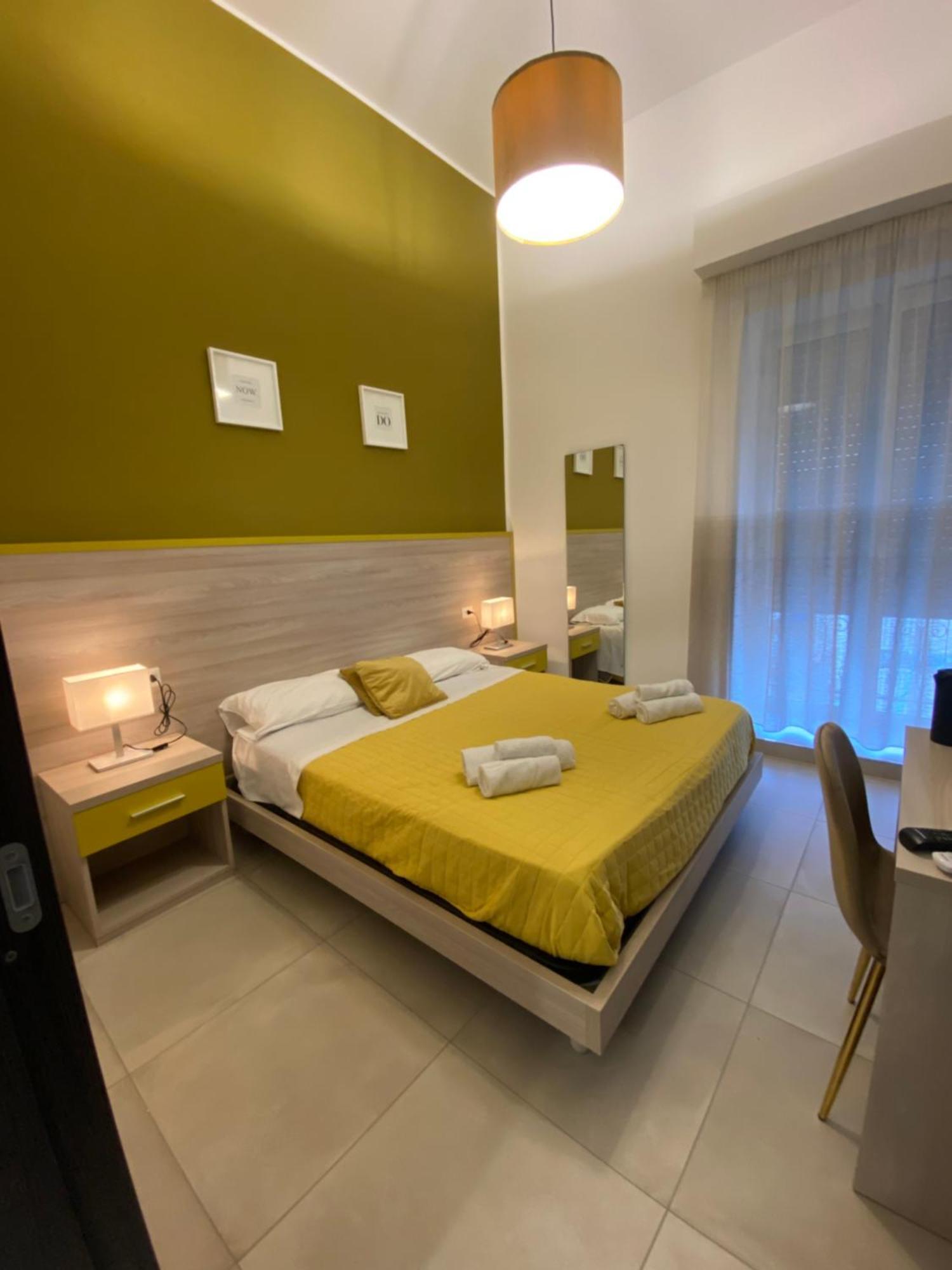 Ruma Guesthouse Неаполь Экстерьер фото